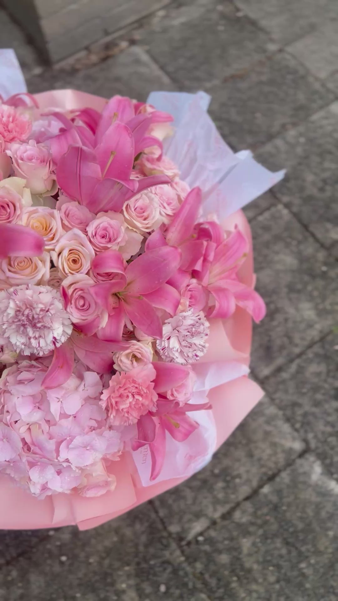 Video laden: Boeket “Lily Blossom” XL